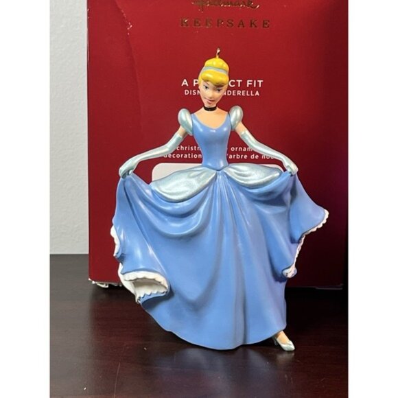 Set Of 4 Hallmark 2020 2 Cinderella & 2 Belle Disney Princess Ornaments LIKE NEW - Picture 3 of 11